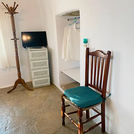 Traditional Stone Apartment Isternia (Tinos)
