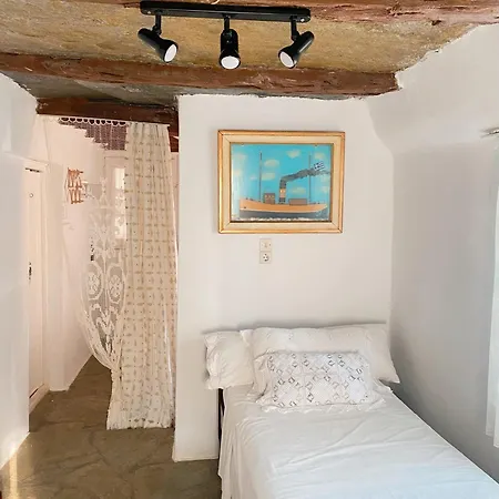 Traditional Stone Apartment Isternia (Tinos)